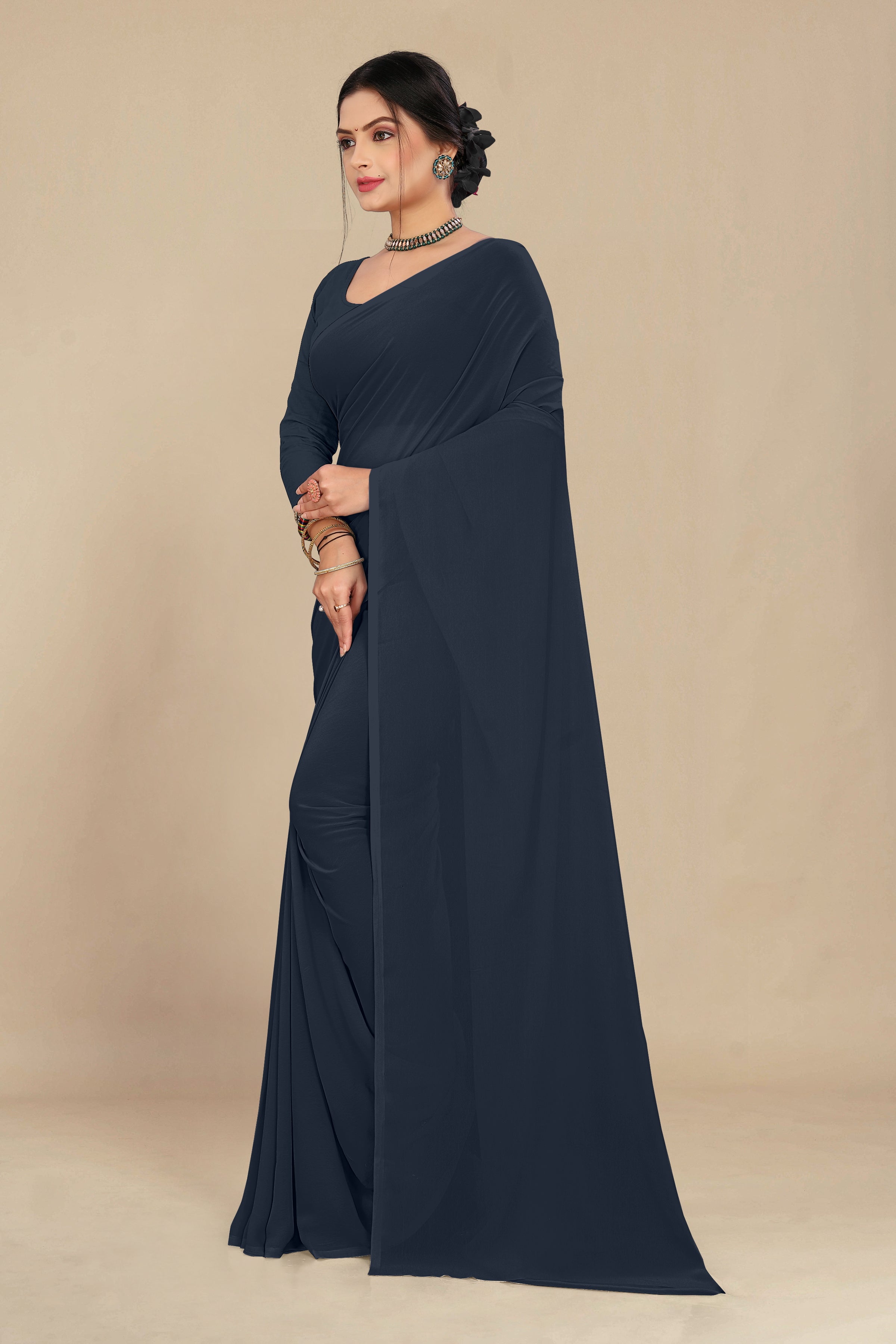 Georgette Weightless Dark Grey Saree With Grain Texture