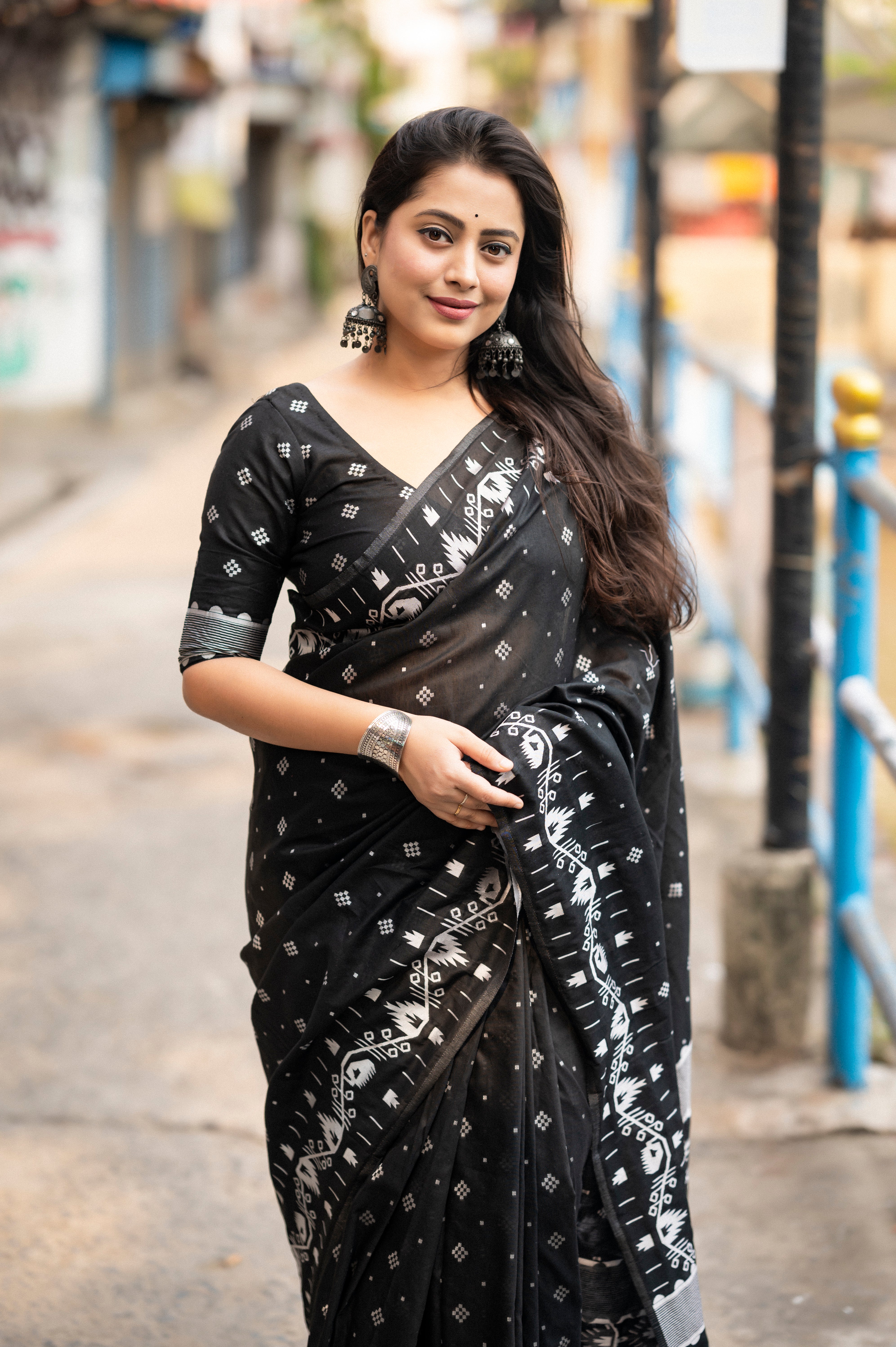 Soft Cotton Silk Ikkat Print Woven Saree