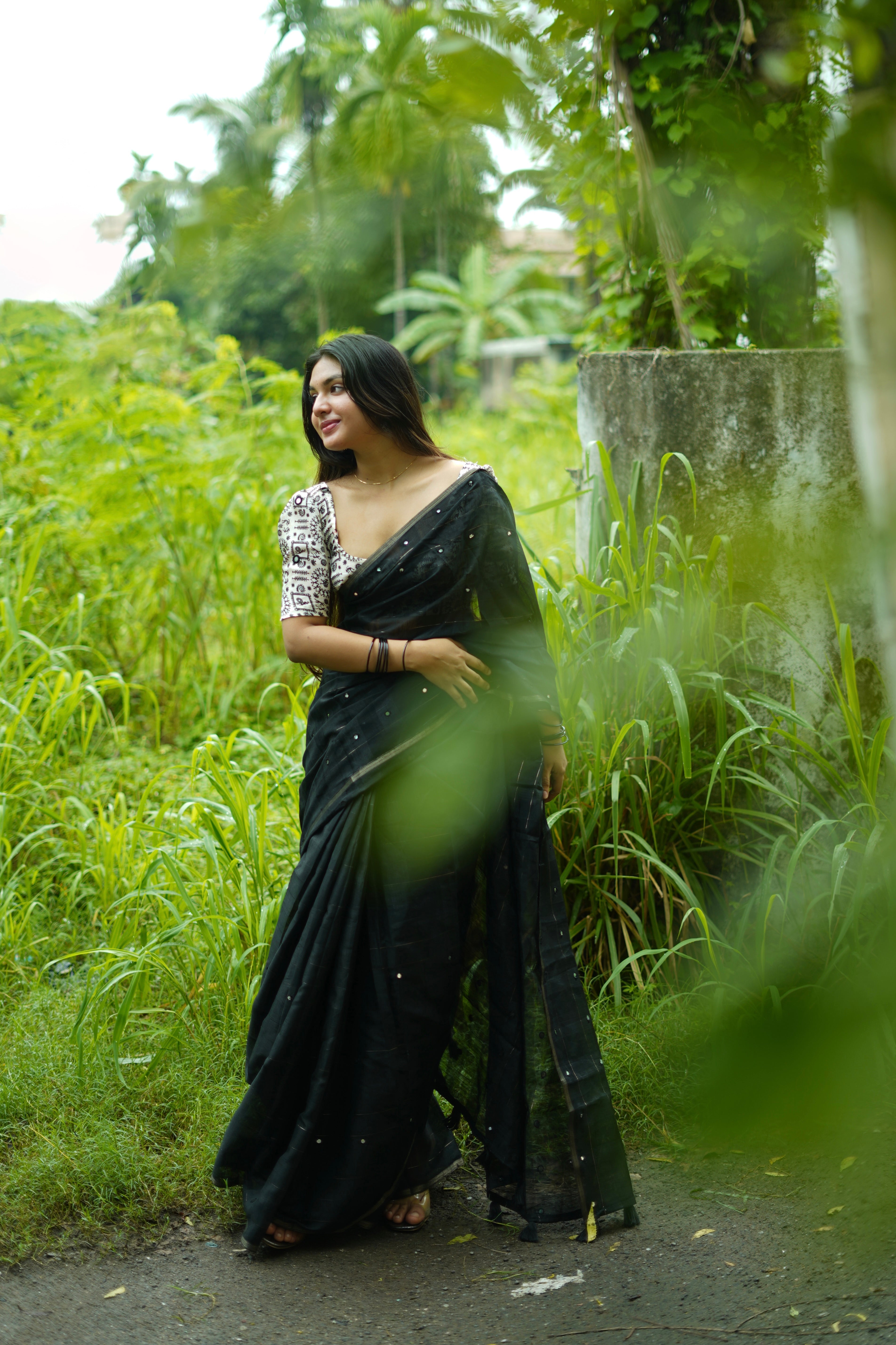 Soft Linen Z black Saree With Jute Silk Worli Blouse