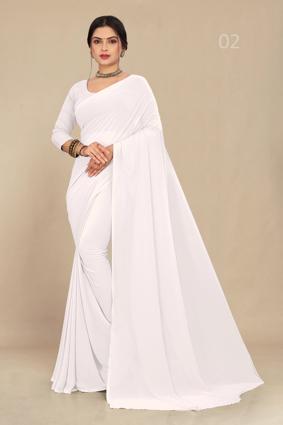 georgette weightless off white saree with grain texture